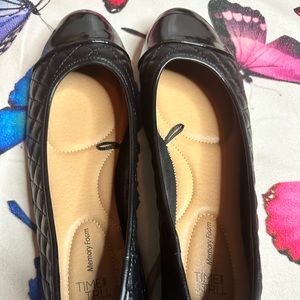 Black dress flats *(worn once)